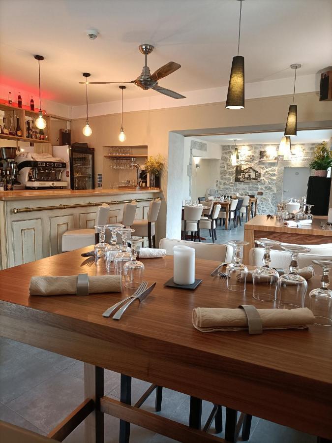 Auberge Du Vieux Lanas Logis Hotel Restaurant Zewnętrze zdjęcie
