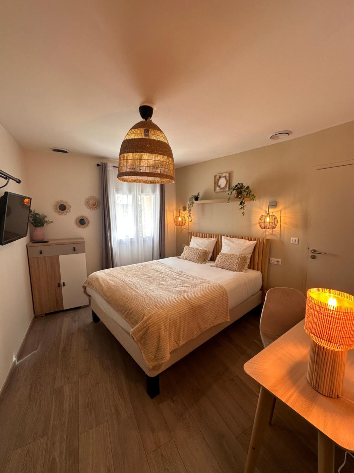 Auberge Du Vieux Lanas Logis Hotel Restaurant Zewnętrze zdjęcie