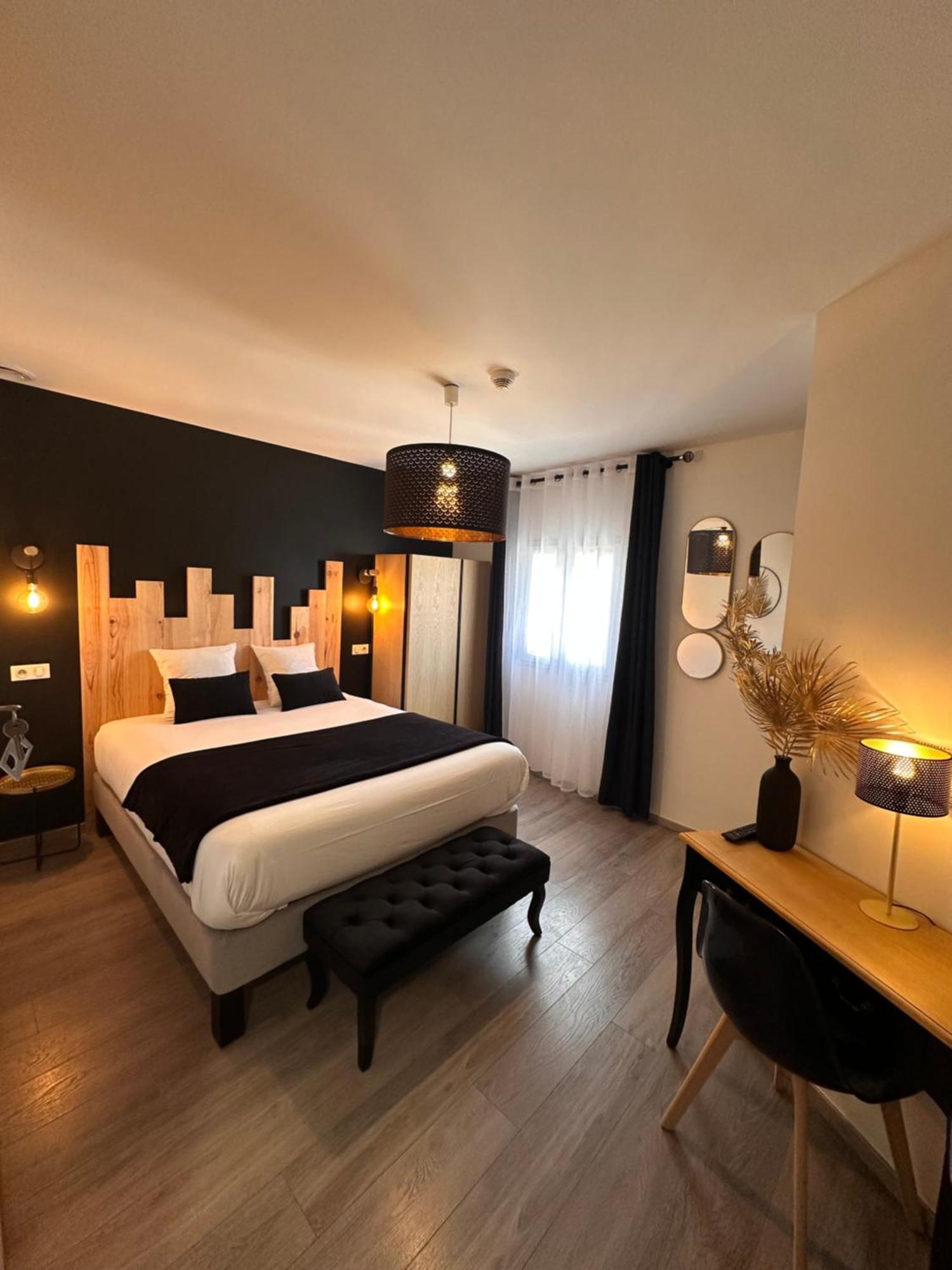 Auberge Du Vieux Lanas Logis Hotel Restaurant Zewnętrze zdjęcie