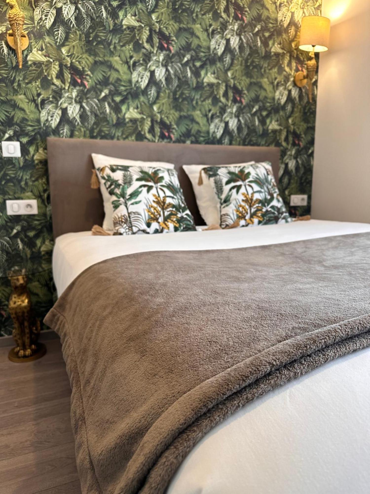 Auberge Du Vieux Lanas Logis Hotel Restaurant Zewnętrze zdjęcie