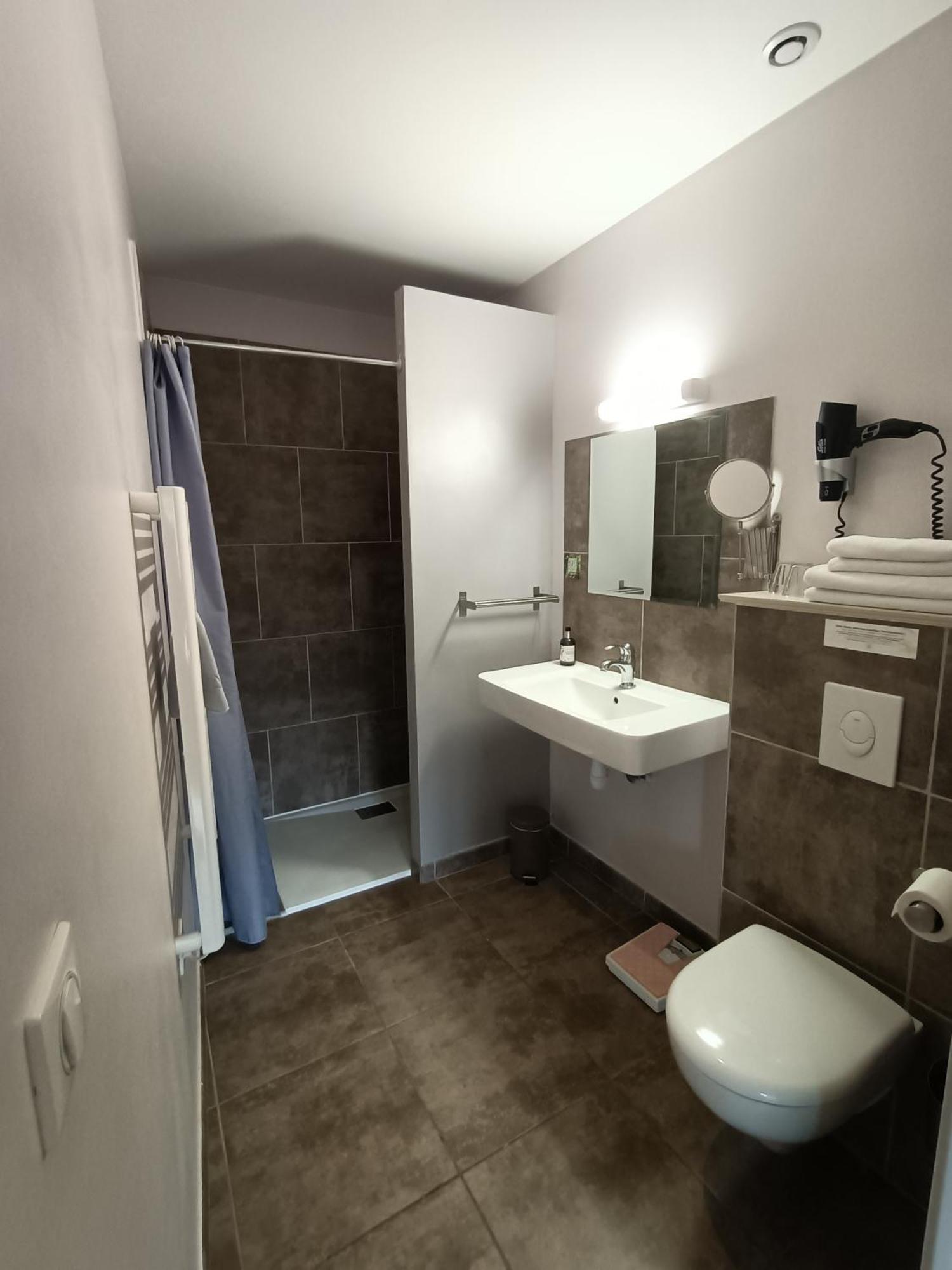Auberge Du Vieux Lanas Logis Hotel Restaurant Zewnętrze zdjęcie