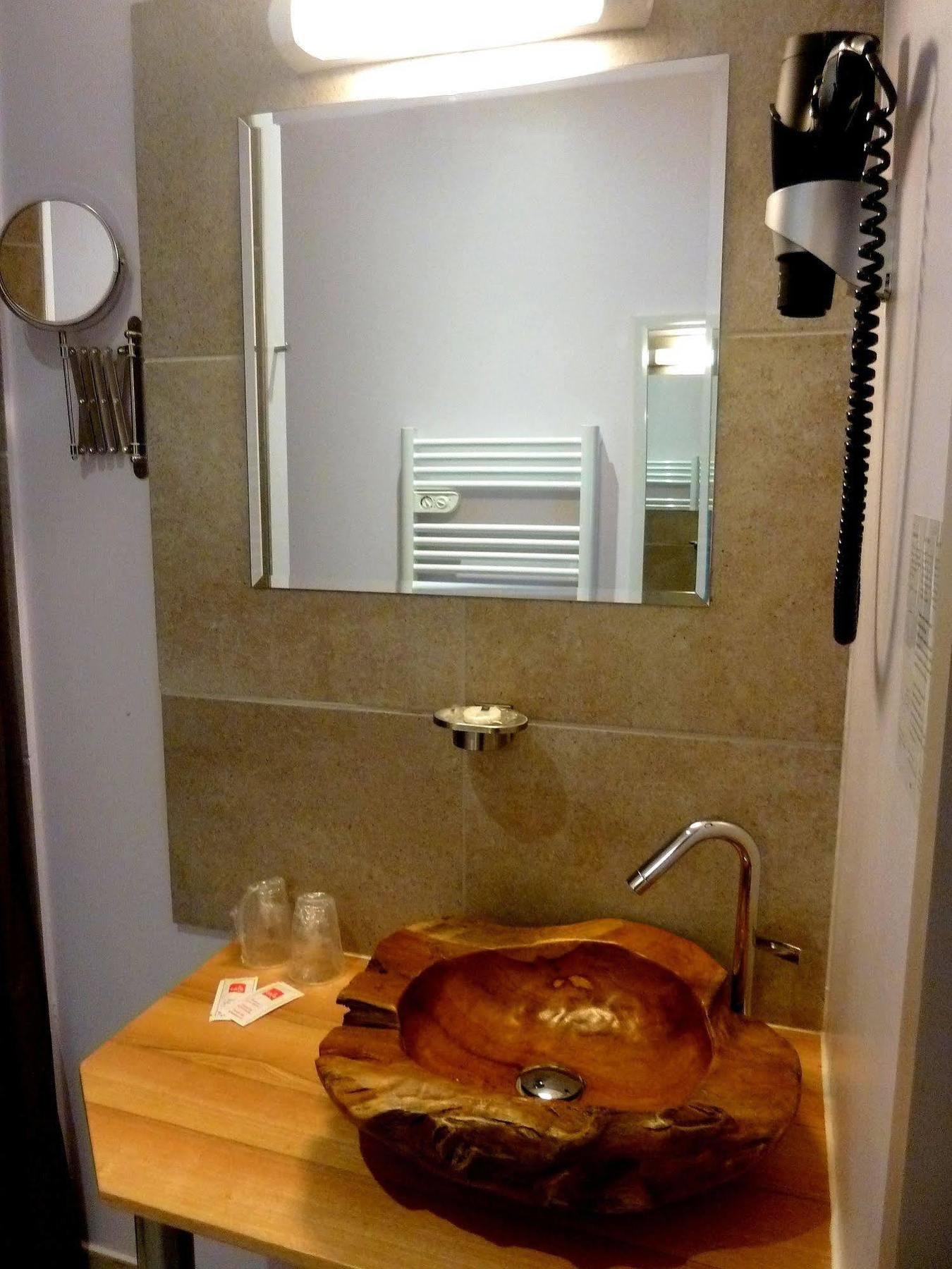 Auberge Du Vieux Lanas Logis Hotel Restaurant Zewnętrze zdjęcie
