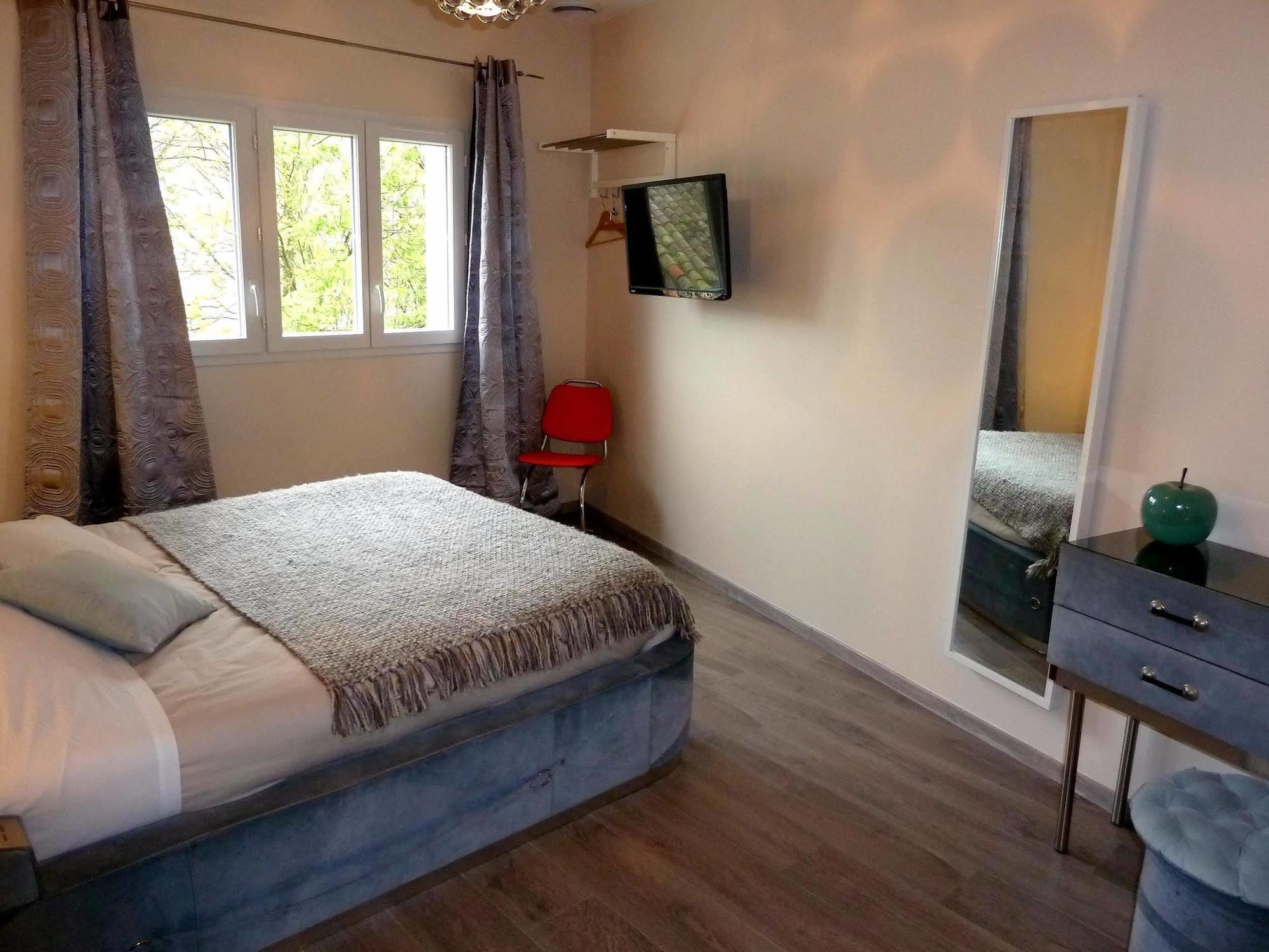 Auberge Du Vieux Lanas Logis Hotel Restaurant Zewnętrze zdjęcie