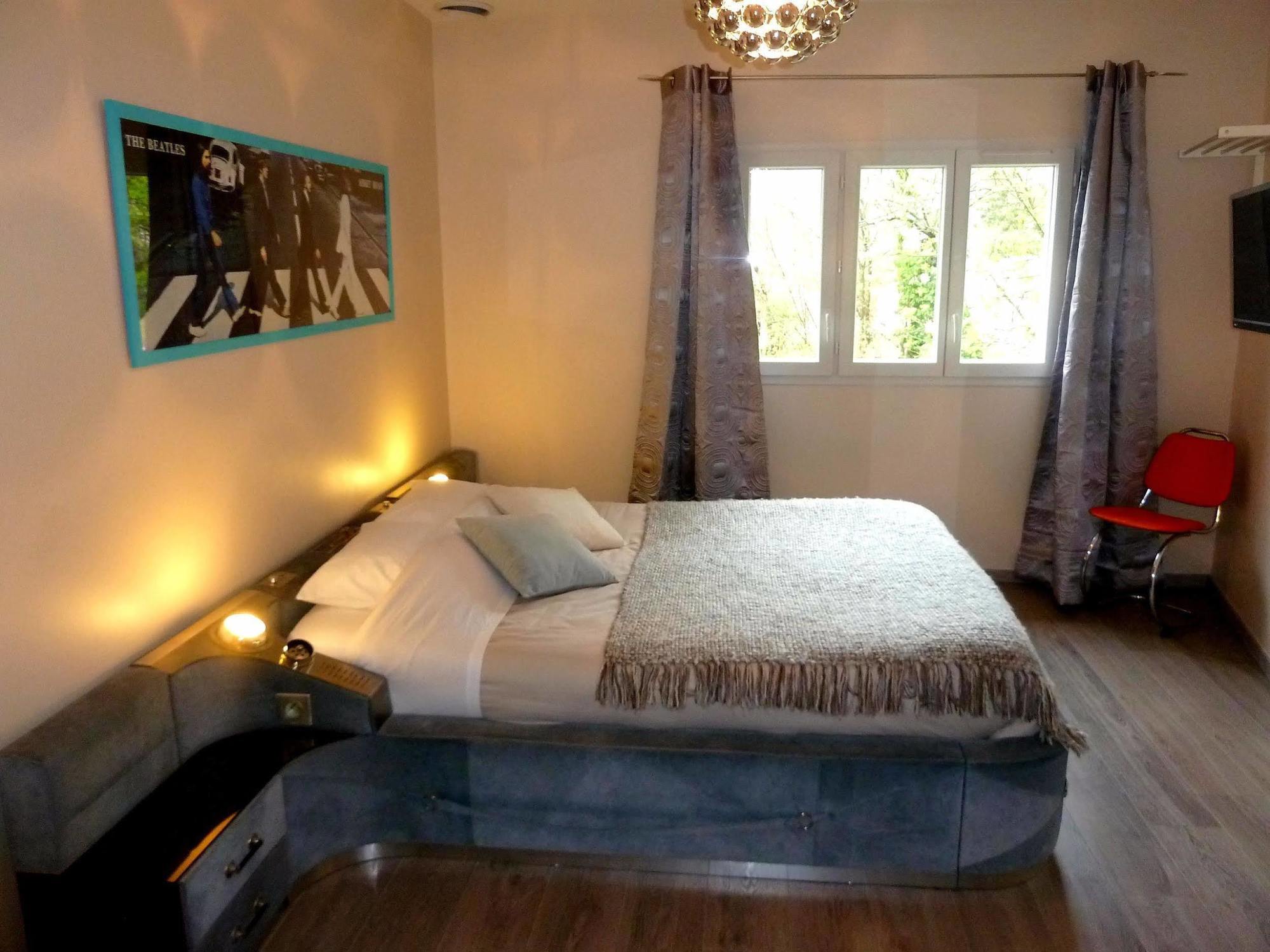 Auberge Du Vieux Lanas Logis Hotel Restaurant Zewnętrze zdjęcie