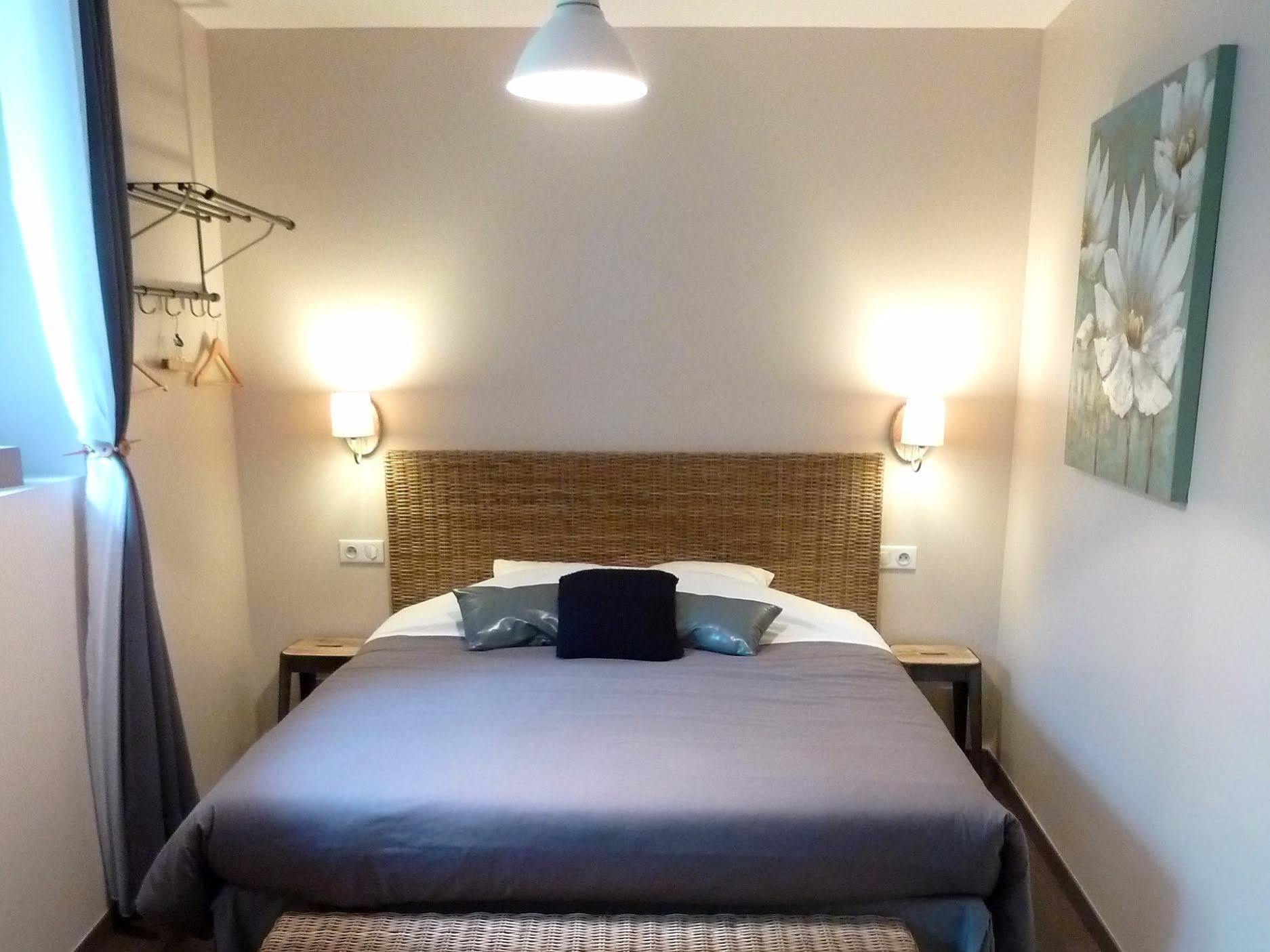 Auberge Du Vieux Lanas Logis Hotel Restaurant Zewnętrze zdjęcie